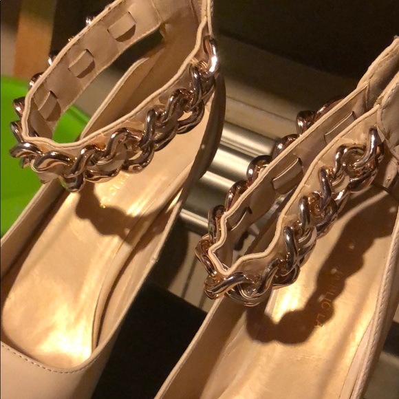 Heels - Picture 2 of 6